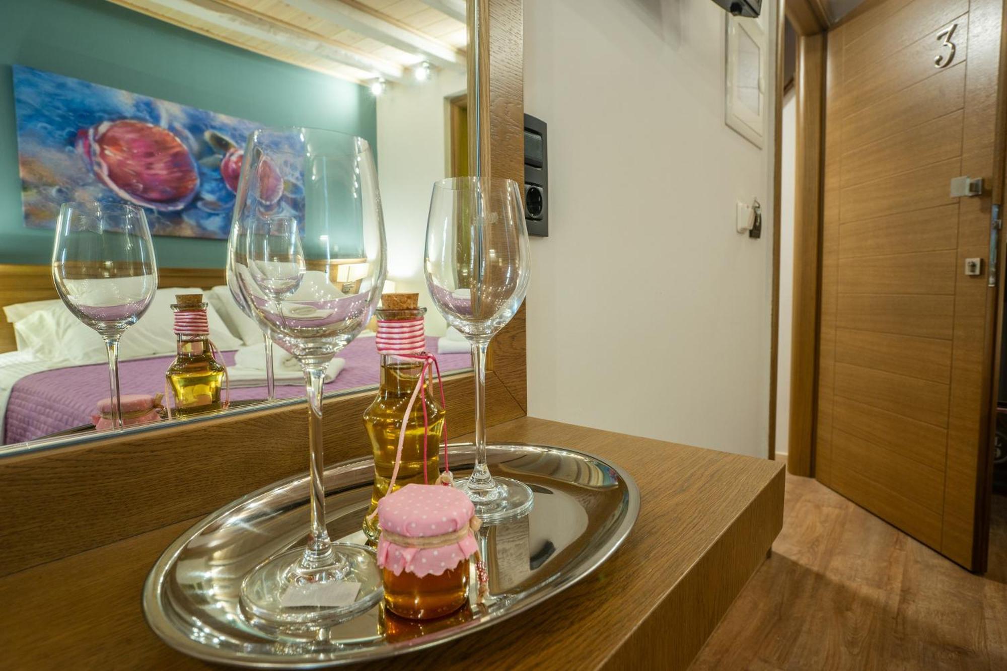 11City Rooms Chania  Bagian luar foto